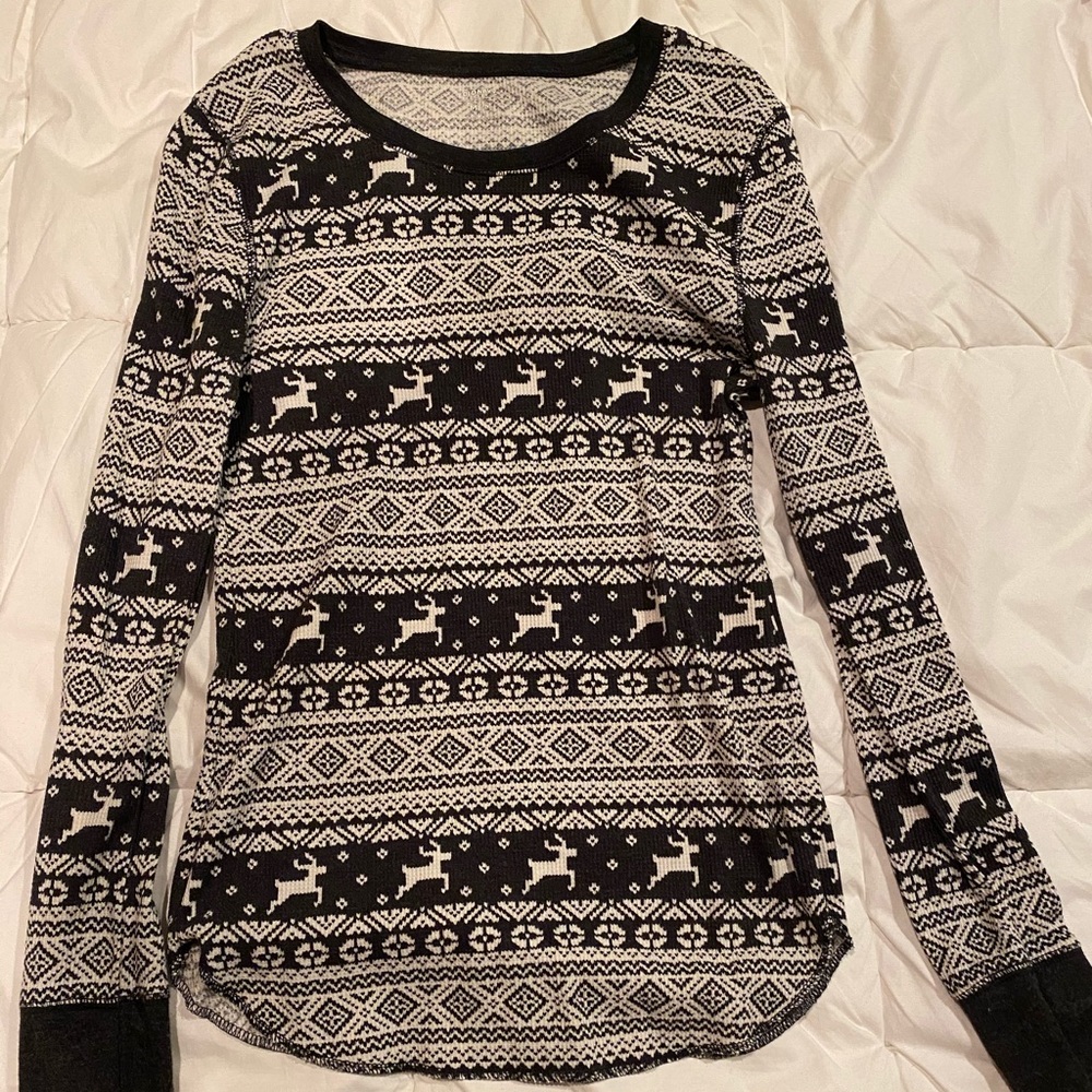 Old Navy thermal long sleeve shirt